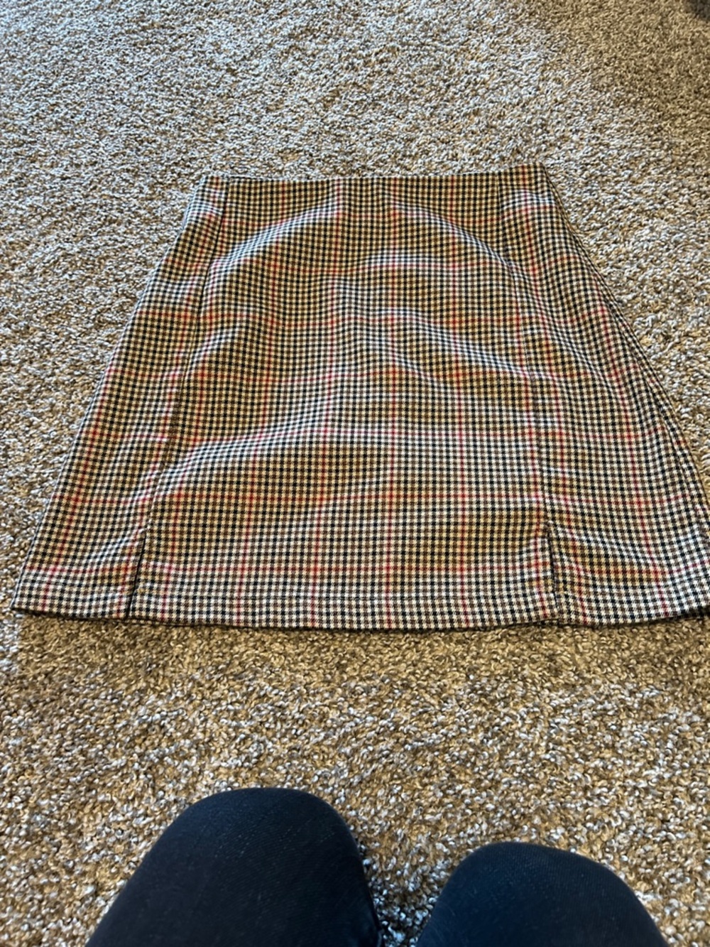 Brandy Melville Black and Brown Houndstooth Mini Skirt with Red Accents